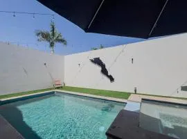 Casa Delfines, 2Br home in quiet neighborhood 10 min from downtown