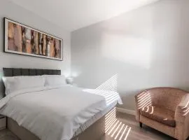 Central 2 Bed Apartment Perfect for Long and Short Stays