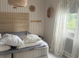 Villa Fredsstigen，位于奥莫尔的酒店