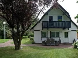Charmantes Ferienhaus mit Garten, Kamin & Teich