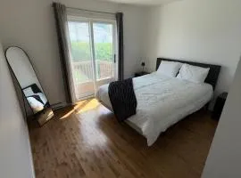 Chambre queen near Montreal