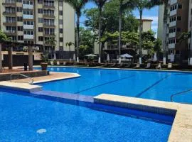 3 BR Condo, Playa y Surf, especial para familias Costa Linda 4-19