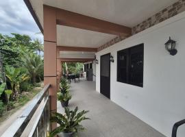 Eagles Nest Beach Resort Room 2，位于萨马尔的酒店