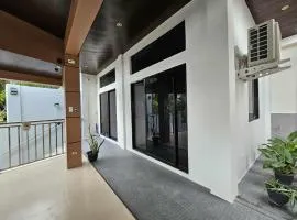 Eagles Nest Beach Resort Room 5