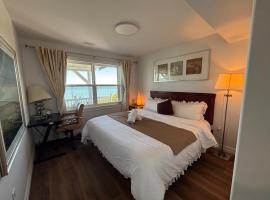 Entire Cozy Apartment with Share Jacuzzi to Enjoy Amazing Views，位于哈利法克斯的酒店