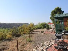 Verde Valley Canyon View Cottage 3