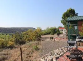 Verde Valley Canyon View Cottage 6