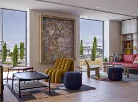 Hampton By Hilton Lyon Airport，位于科隆别索尼约的酒店