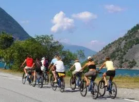 Apartment with shared kitchen in Lærdal