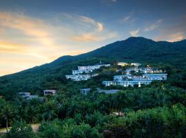 Sanya Nanshan Leisure Club Seaview Hotel，位于三亚的酒店