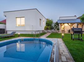 Pet-house，位于Trstice的酒店