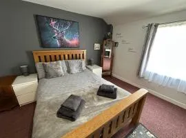 Llanidloes Townhouse-pet-friendly-sleeps 7-Mid Wales