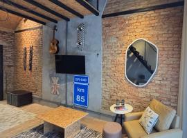 Chalé 662 estilo e conforto a 7 min do centro，位于彼得罗波利斯的酒店