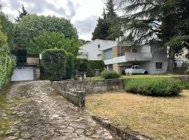 Maison spacieuse à Villeneuve-lès-Avignon avec jardin 150 m²