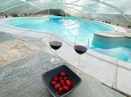 Les maisons de Giroudet & SPA - Petite villa de campagne 5 chambres，位于Écrosnes的酒店