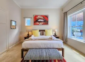 Trendy home in heart of City Heritage, Mtn Views
