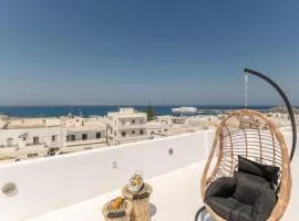 Maroussa's in Town with Sea view