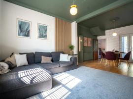 Modern 6 Person Cosy Cottage in Historical Newport，位于卡利恩的酒店