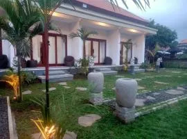 Widhi House by Prasi
