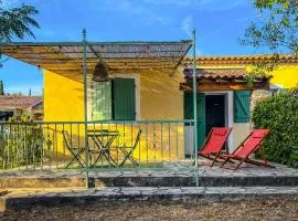 Petite maison indépendante au calme au cœur des oliviers