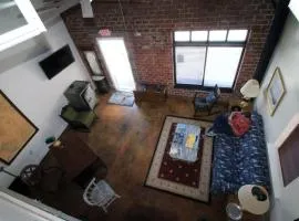 Large Unique Ground Floor Loft with Parking #1