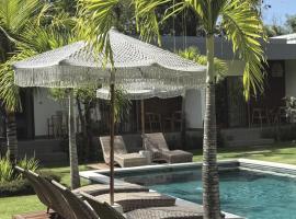 Tropical Almond Villa，位于乌鲁瓦图的酒店