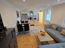 Stilvolles City Apartment Iserlohn, möbliert und all-inclusive，位于伊瑟隆的酒店