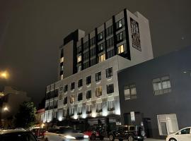 LIV Hotel Bronx GRAND OPENING，位于布朗克斯的酒店