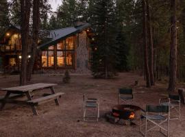 Little Deschutes Wildlife Lodge - Nature's Cabin，位于拉派恩的酒店