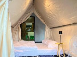 Nongkhiaw Center camp，位于Nongkhiaw的豪华帐篷营地