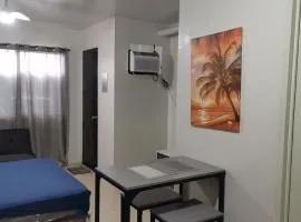 Haus of Emerald Studio Condo - Plumera by Kevin