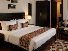 The Garnet Resort - Top Rated & Most Awarded Property in Vrindavan，位于范兰德凡的酒店