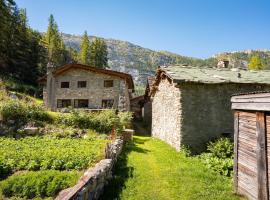 Chalet 1728 - La Reculaz - 2 minutes from Val D'isere by free shuttle bus，位于蒂涅的酒店