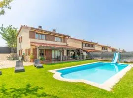Espectacular casa con piscina próxima a Pamplona