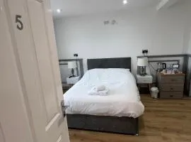 The Dublin Packet Number 5 Family Room