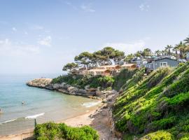 Camping Estival Torre de la Mora，位于塔马里特的酒店