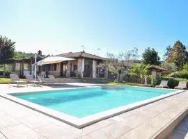 Gorgeous Home In Todi