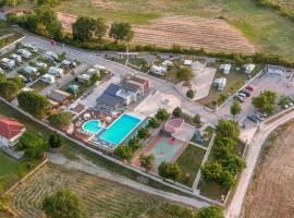 Ioannina Camping- Glamping，位于Neo Mpizani的酒店