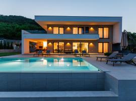 Villa Aria Prestige，位于奥帕提亚的酒店