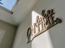 Lake It Easy 3 Level Home with Hot Tub and Game Space