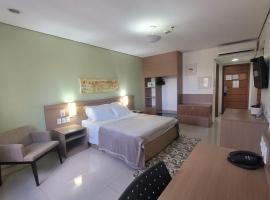 Apt premium Pr&oacute;x Manauara shopping Bluetree Hotel，位于马瑙斯的带泳池的酒店