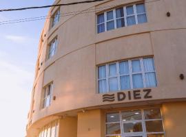 Diez ApartHotel，位于玛德琳港的自助式住宿