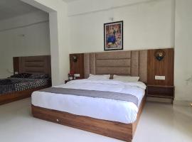 Hotel Gurudeva, Govindghat，位于乔斯希马特的酒店