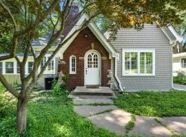 Charming Manville Heights Cottage Retreat home