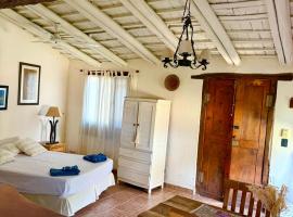 Casita de campo La A&ntilde;urita，位于圣哈维尔的带停车场的酒店