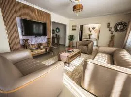 Lelesha Lodge & Apartments
