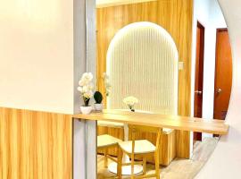 Reflective Woodscape- 1 Bedroom with Balcony，位于巴科洛德的酒店