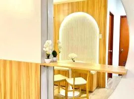 Reflective Woodscape- 1 Bedroom with Balcony