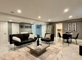 Spacious and Luxurious 2BR Suite with Huge Windows