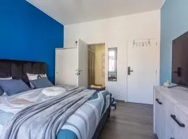 Chambre de luxe MADRID a LIEGE Sale de bain privée 1er étage check in autonome cuisine partagée